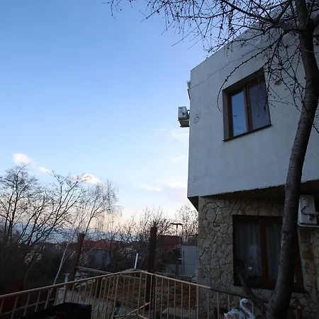 On Vjetrova Konukevi *